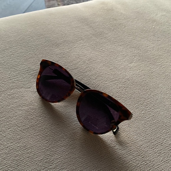 Balmain Sunglasses - Picture 2 of 8